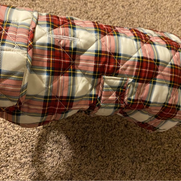 NWOT (never used) Medium size Dog winter plaid design puffy style jacket/vest - Picture 2 of 11